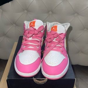 Jordan 1 Mid pinksicle/safety orange- white size 3